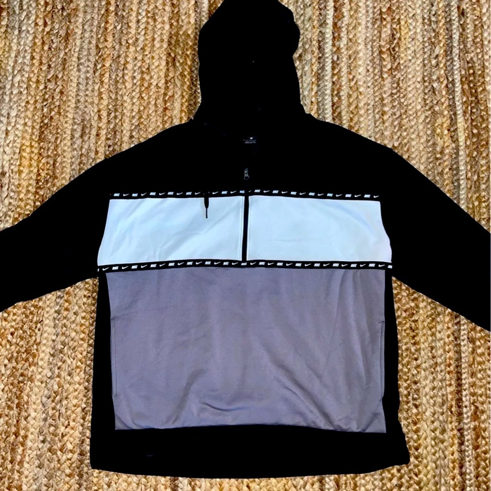 Nike 1/2 zip hooded sweatshirt